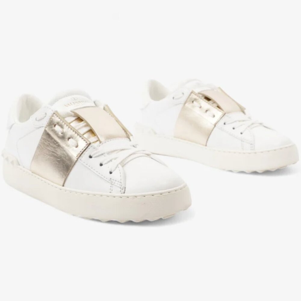 Valentino Garavani Rockstud Round Tote Low-Top Sneakers × 1 IT38 / White